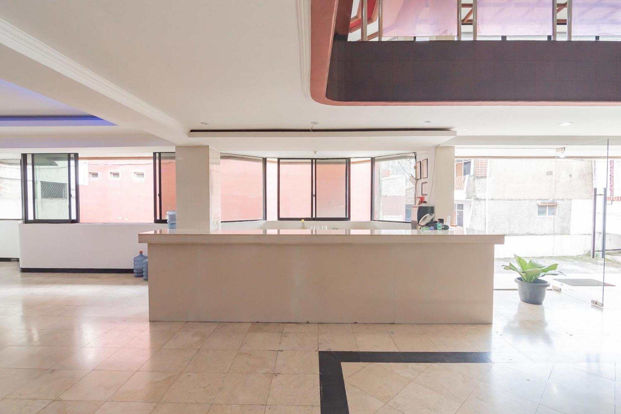 Reddoorz Near Sukabumi Station 2 Hotel Exterior photo