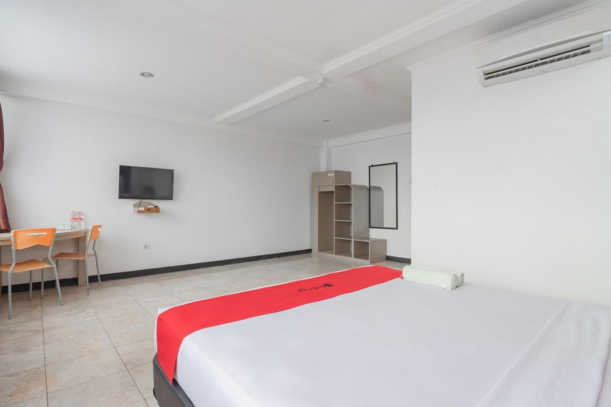 Reddoorz Near Sukabumi Station 2 Hotel Exterior photo
